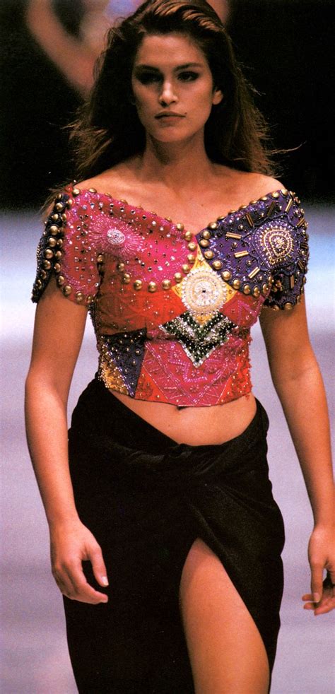 cindy crawford gianni versace 1990|gianni versace fashion shows.